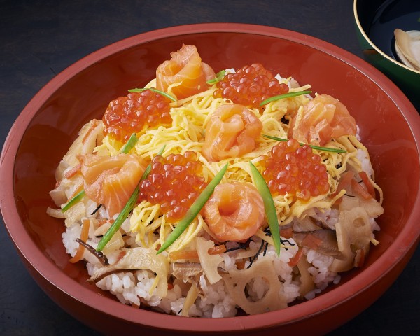 ★新メニュー★いくらとサーモンのちらし寿司（チャント五目寿司のたね）の画像